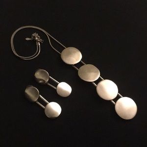 Statement necklace earrings set